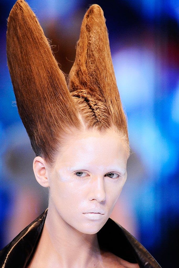 alexander mcqueen fashion show HMU example